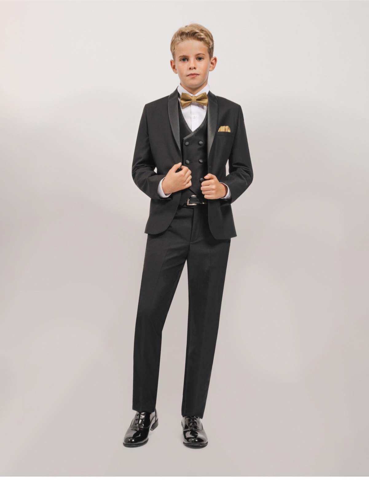 Robe princesse pour enfant à vendre dans notre boutique à Cannes 06