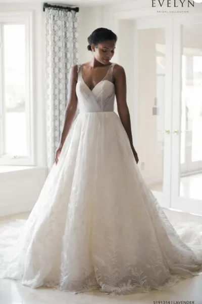 Robe de mariée haut de gamme LAVENDER avec tulle et dentelle à Nice