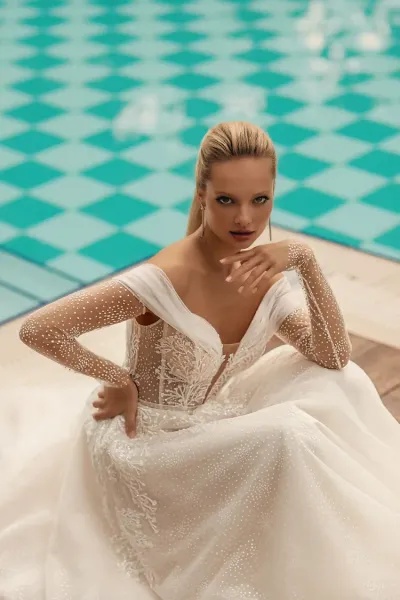 Robe de mariée CELINE en dentelle avec perles et tulle pailleté à Nice